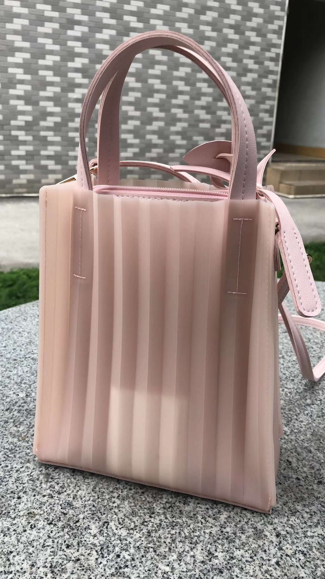 Semi-color for bag